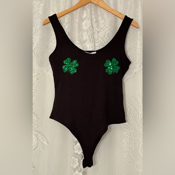 Urban Heritage Tops - NWT St Patricks Day Shamrock Sequin Bodysuit Snap Closure Festival Tank Large